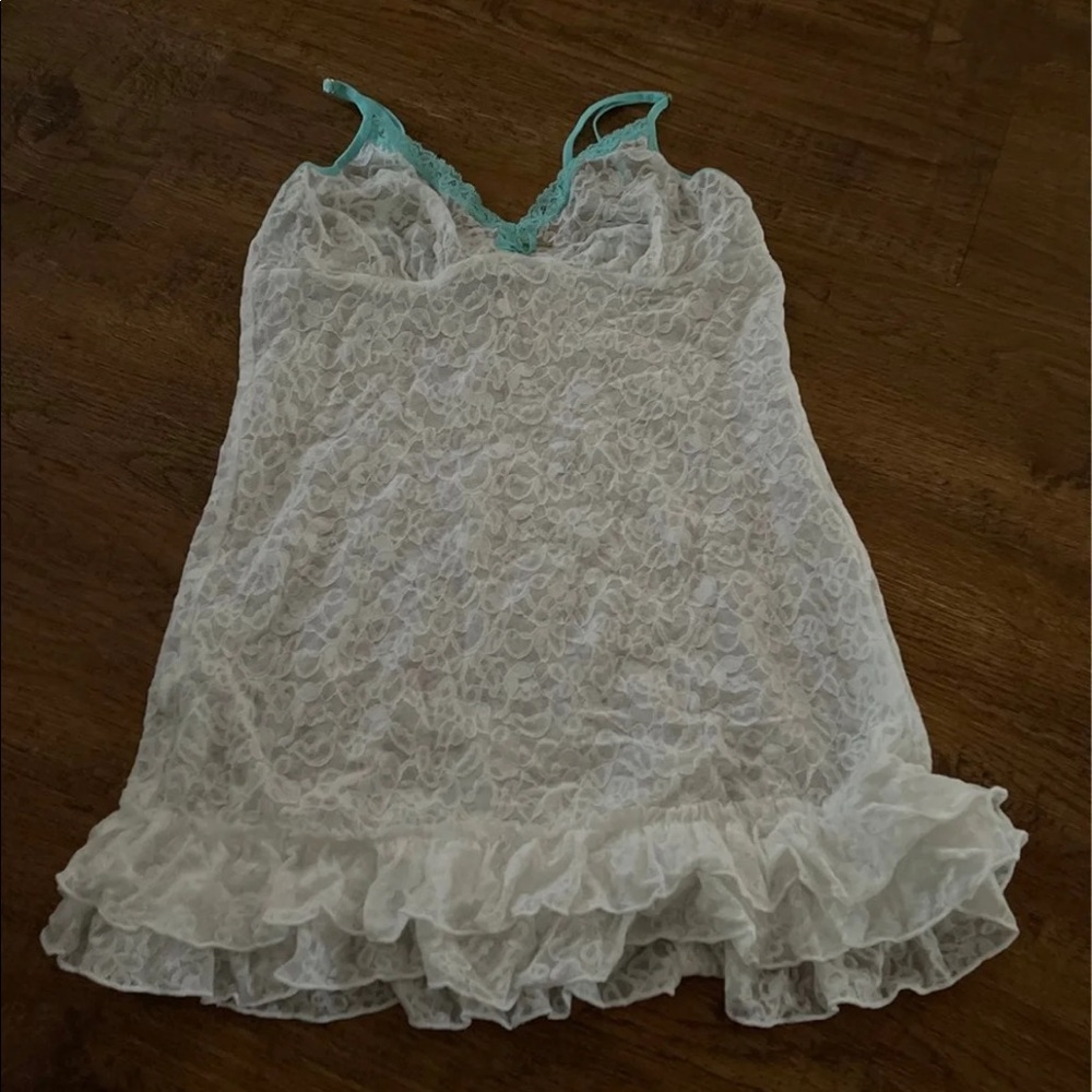 Victoria’s Secret lace chemise L New